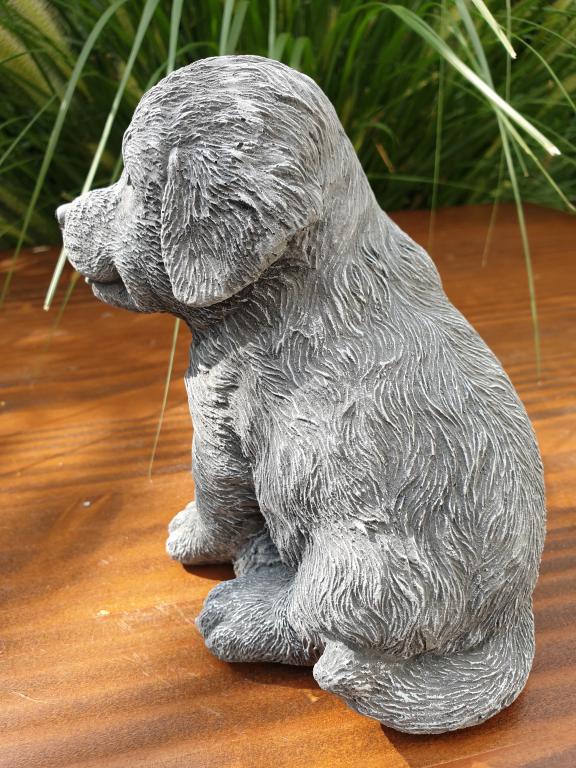 Golden Retriever Solar Statue With Lantern – Weatherproof Resin Dog Figurine For Garden, Patio, Yard Decor