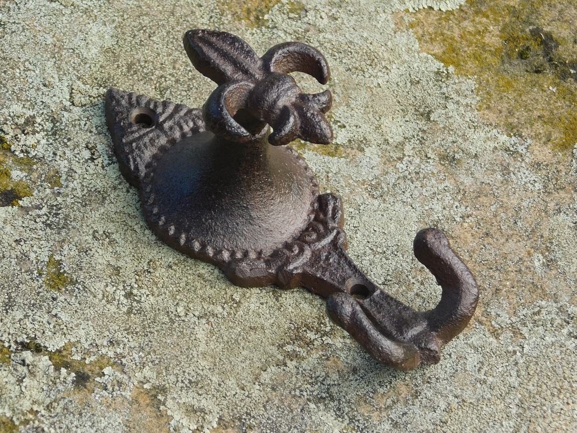 Cast iron Wall Hook with French Lily - 2-Hooks - 13 cm High - Dark