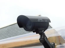2 x Afschrik / dummy -camera, bewakingscamera (draadloos) van GRÜNDIG