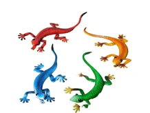 Gecko in colour - hand-painted - metal - wall deco