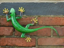 Gecko in colour - hand-painted - metal - wall deco