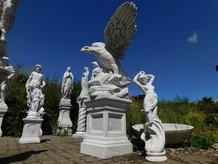 Grote adelaar op sokkel - XXL - vol steen