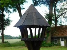 Handgefertigtes Vogelfutterhaus - Robust - 210 cm - Holz