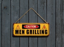 Wall plate - Caution Men Grilling - metal