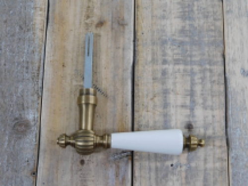 1 Door handle with ceramic handle white, patinated brass