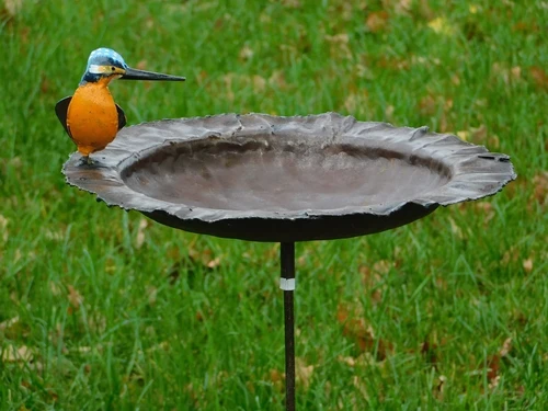 Handmade Food Bowl, birdbath with bird - Garden Stick - Metal