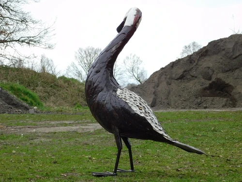 Mute Swan - 128 cm - Unique and Handmade from Metal