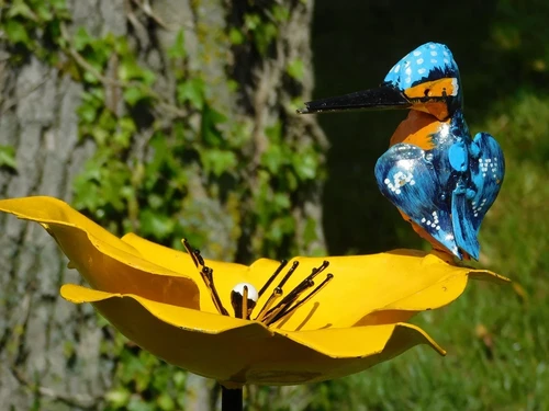 Garden Stick Yellow Flower with Kingfisher - Metal