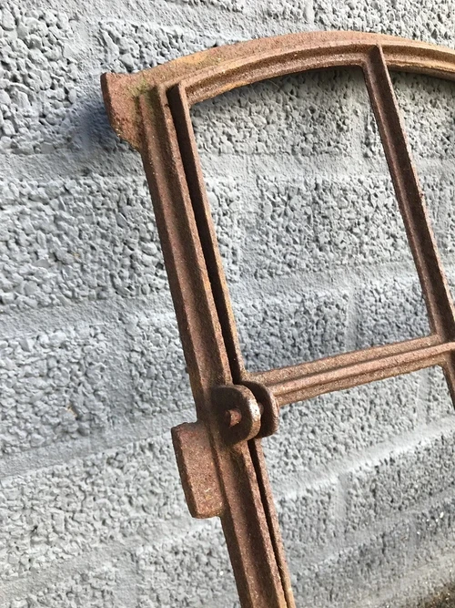 Cast iron stable window - openable - entirely cast iron