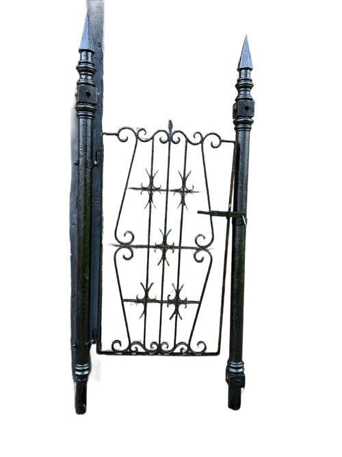 One-off: Antique Garden Gate - Black - Vintage