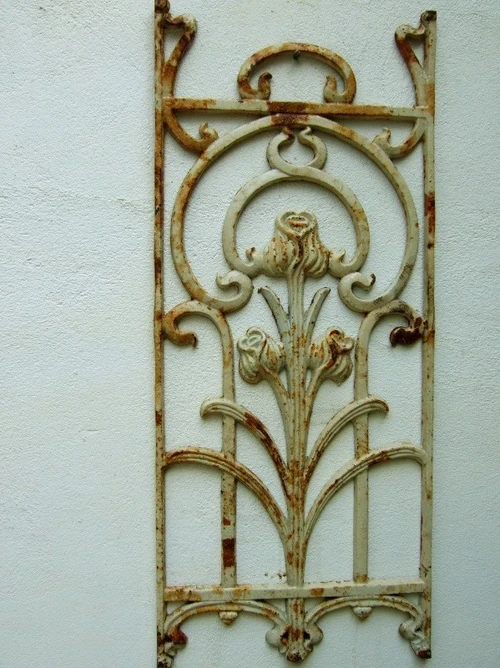 Metal decorative rack, cast iron rust, rt nouveau, rose rack as country decoration, wall rack tulip.