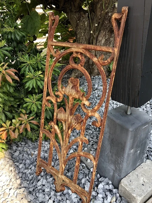 Metal decorative rack, cast iron rust, rt nouveau, rose rack as country decoration, wall rack tulip.