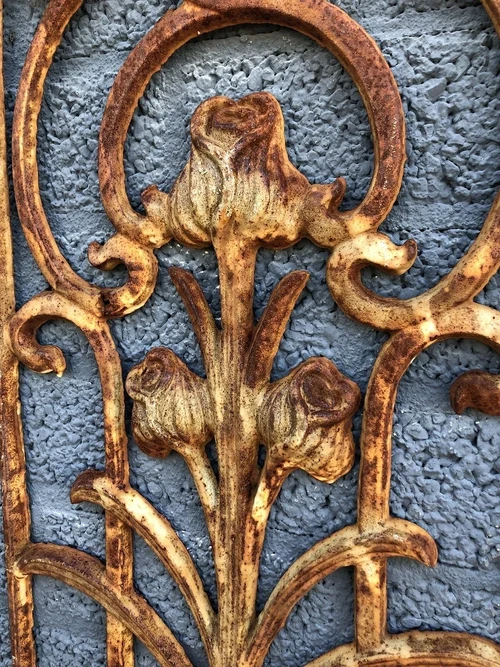 Metal decorative rack, cast iron rust, rt nouveau, rose rack as country decoration, wall rack tulip.
