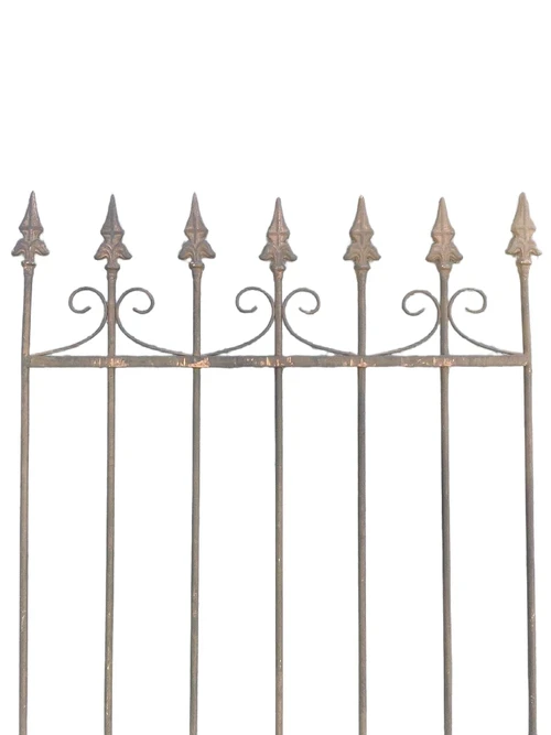 Schöne Zierzaun mit Französisch Lilie Metall mit 2 x Garten Stich, wirklich schön!