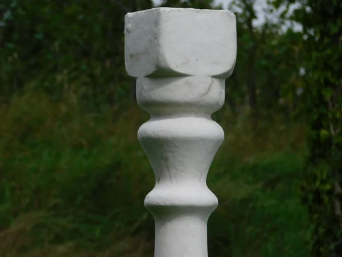Elegant Stone Baluster Post – 90 cm High