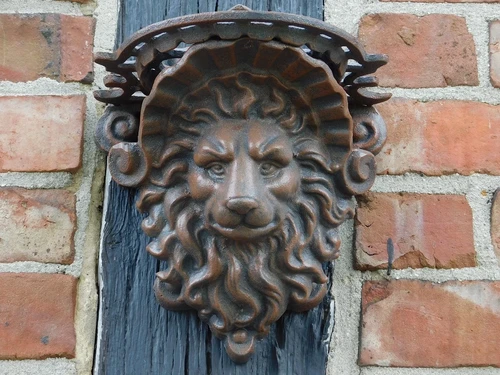 Wall console Lion's head - Brown - Cast iron