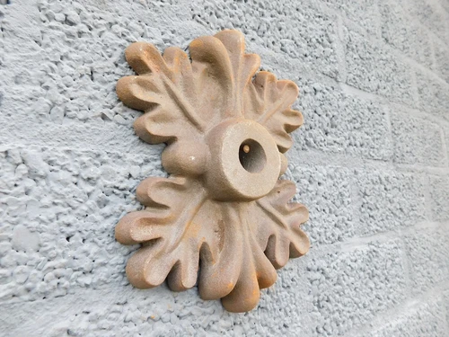 Cast Iron Wall Anchor – Oak Leaf Shape – Decorative Beam Anchor and Facade Ornament