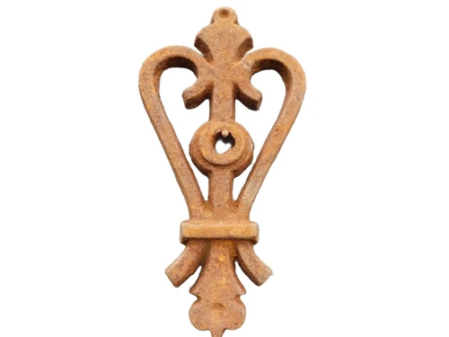 Heart-Shaped Wall Anchor – Cast Iron – Rust Finish – Classic Facade Ornament