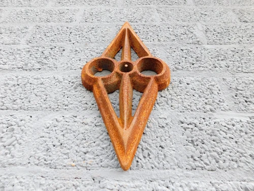 Cast Iron Wall Anchor – Diamond-shaped – Classic Façade Ornament