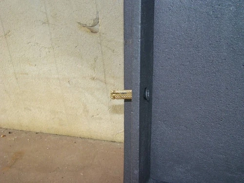 1 oven door for the stove or oven, cast iron.