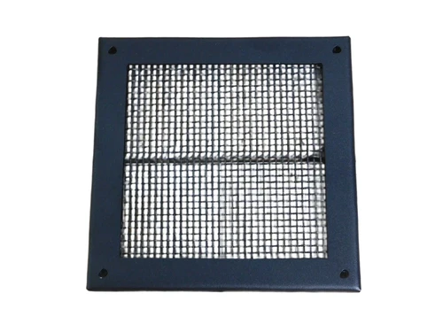 Een vierkant ventilatierooster met massief (fijn) gaas, mat zwart