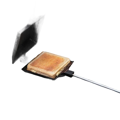Tosti ijzer voor boven het kampvuur, fantastisch resultaat en gezellig!!