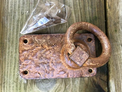 Rustieke ring als deursluiter/poortsluiter-rust-bruin metaal.
