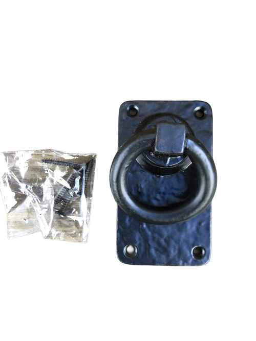 Rustikaler Ring als Türschließer/Torwächter - schwarz beschichtetes Metall