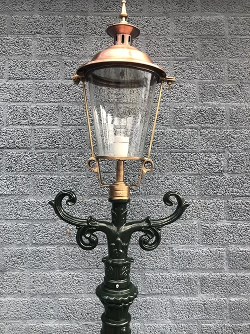 Outdoor lamp, lantern with ceramic fitting and glass, cast aluminium pole, with copper round shade, high 240 cm