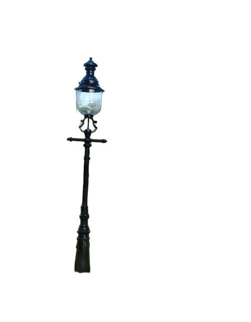 Beautiful and unique large heavy lantern pole in the colour black with really nice lamp head, 6 left!!!
