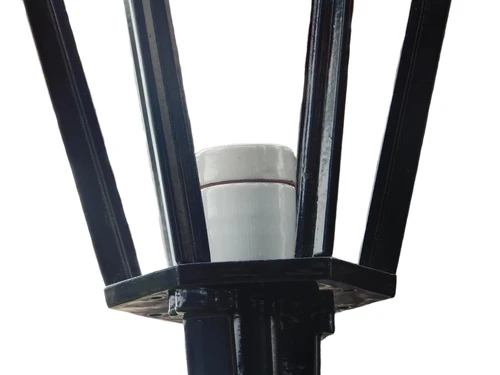 Klassische Gartenlampe / Wandlampe, Aluminium - schwarz, dekorativer Arm + kleiner Schirm