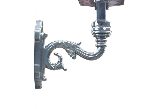 Klassische Wandleuchte, Aluminium - schwarz, dekorativer Arm + mittlerer Schirm