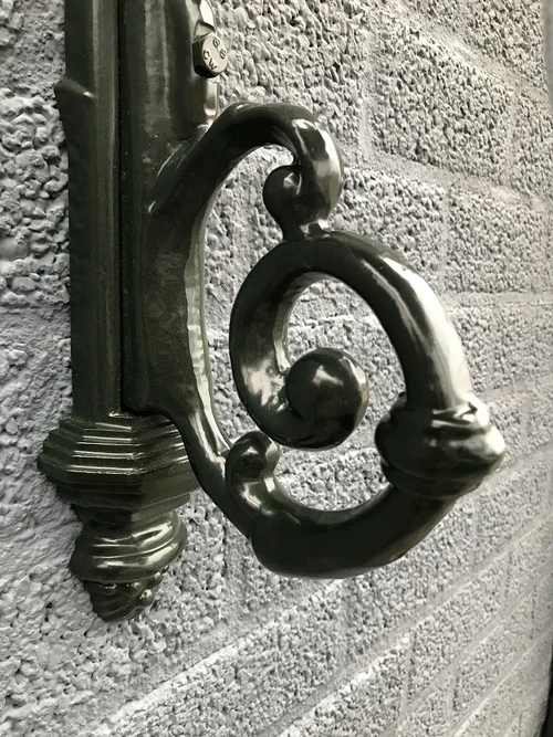 Nostalgic wall lamp Vera in the color green, with a copper shade