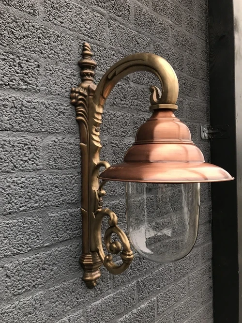 Nostalgische Wandlampe, Gartenlampe, Messing patiniert, Kupfer
