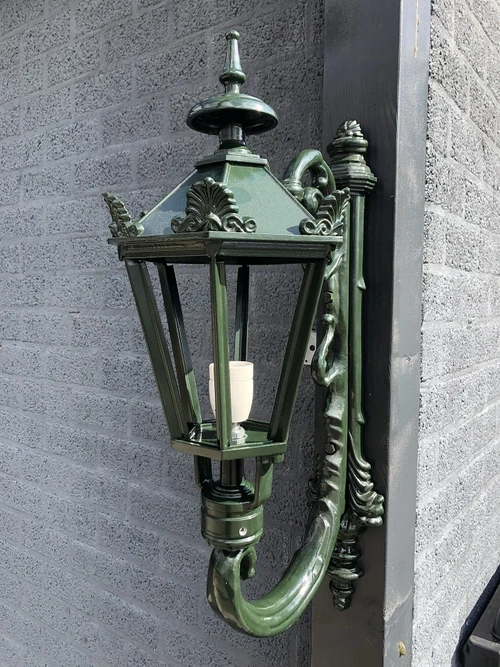 Schöne ländliche Außenlampe Maastricht, dunkelgrün
