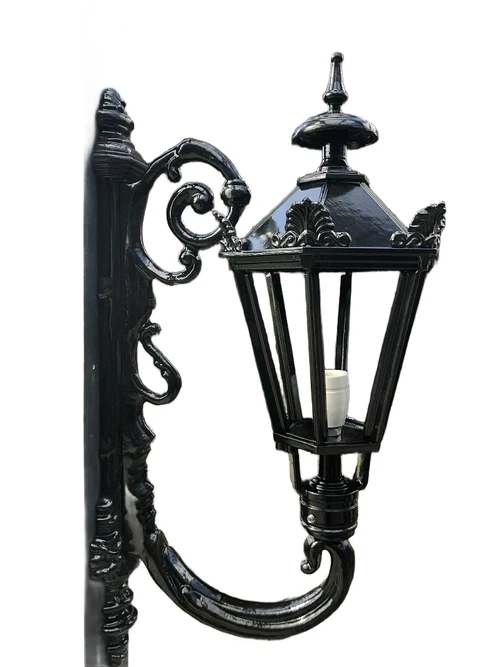Schöne ländliche Außenlampe Maastricht, schwarz.