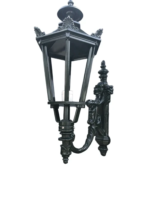 Wand-Außenleuchte Maas-75 , Alu-Guss mit Lampenhalterung und Glas.