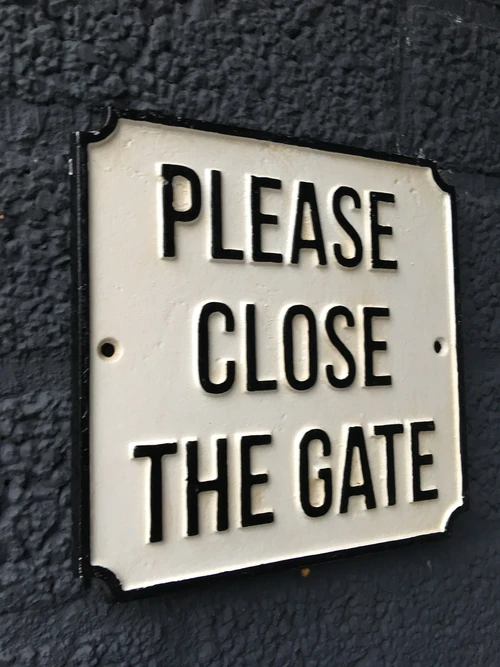 Bordje emaille ''please close the gate'' voor op de deur of poort