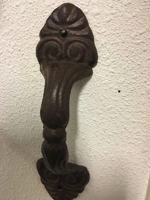Door handle made of cast iron, Breed oil, attractive handle.