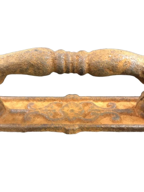 A cast iron door handle, at rest, very nice and sturdy!