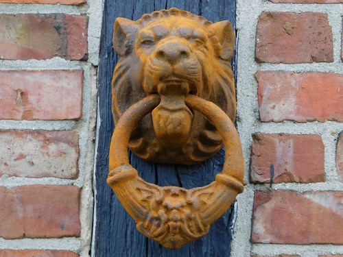 Grote Leeuwenkop als Deurklopper - Gietijzer rust-bruin