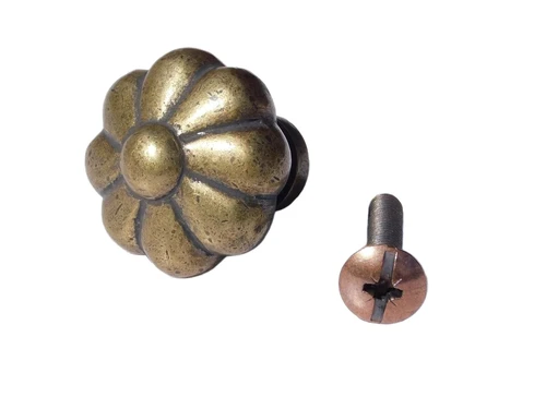 Flower Knob - 39 mm - Antique Brass - Solid