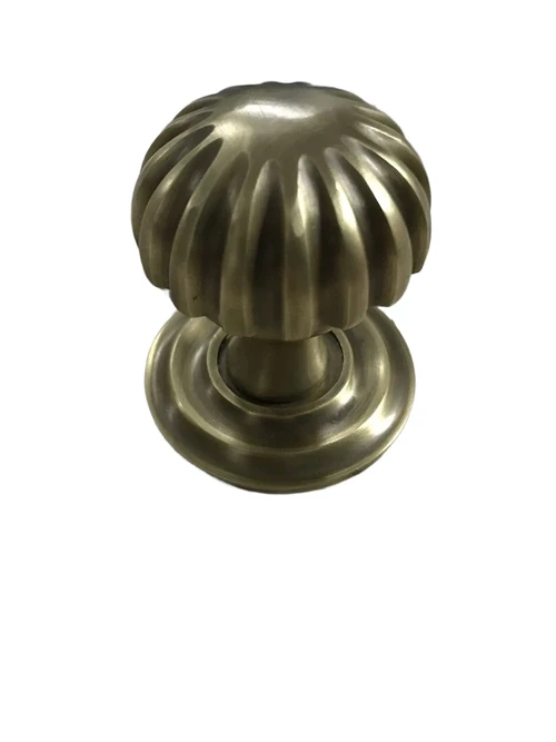 1 door knob smooth with rosette, brass patinated - knob does not rotate