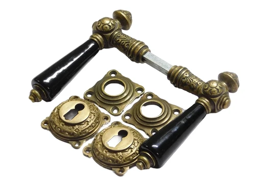 Set Deurbeslag XI - Antiek Messing met Zwarte Keramische grepen - Incl. Rozetten