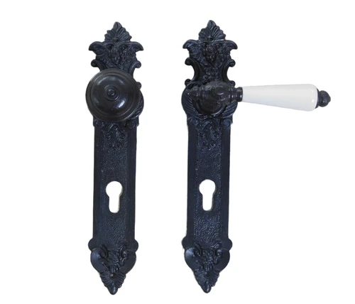 Deurset: deurknop met Nippon porseleinen handvat in crème wit + 1 + 2 Belli deurknop backplates engel, antiek ijzer brown, de kleur is zeer donker bruine antiek. pz92.