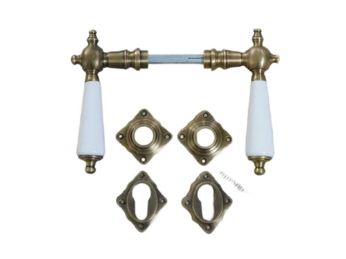Set deurklinken met rozetten,  2 x deurdrukker, 2 jack en 2 rozetten voor de voordeur slot, messing (PZ)
