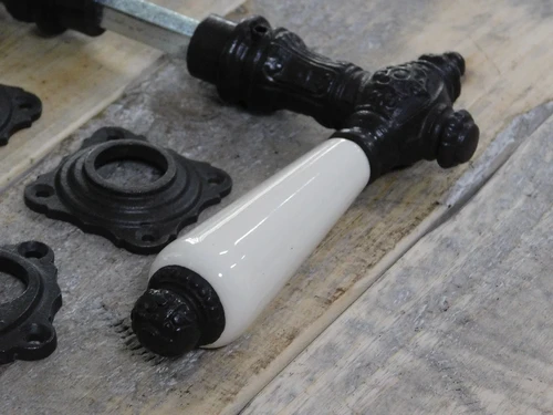 Set Deurkrukken met handvat keramische in antiek wit, 2 knoppen, rozetten, 2-kasteel rozetten PZ, deur, ijzer bruin