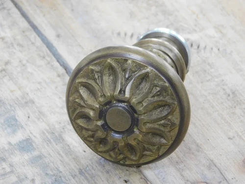 Smalle deurknop met een lange plaat messing antiek, Half-set voor de deur PZ 92