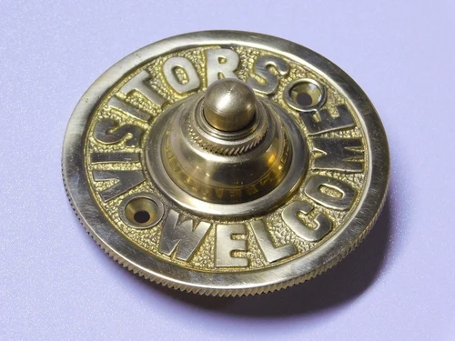 Doorbell “'Visitors Welcome”' - 8 cm - Brass