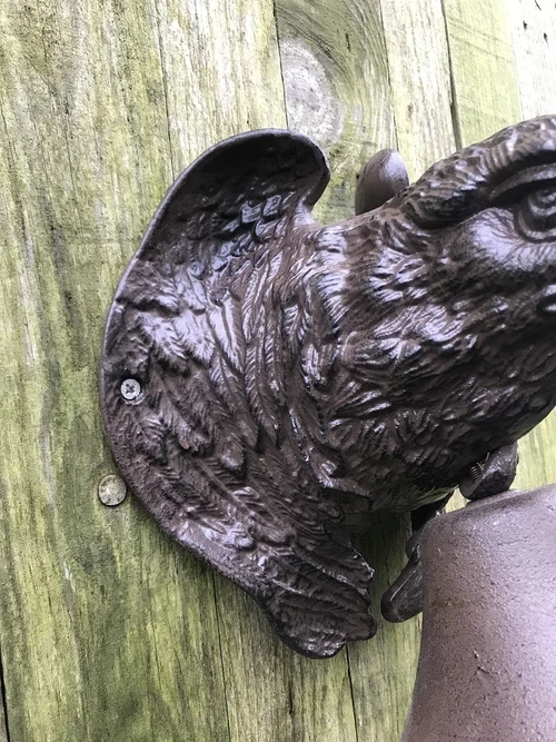 Deurbel in de vorm van een adelaar, zwaar gietijzer